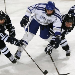 爱游戏体育-临门一脚！队员最新进球集锦惊艳球迷，进球的球员
